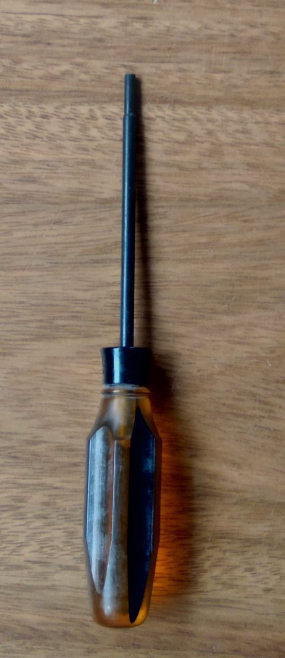 Chave para abrir cartucho fita de super nintendo.