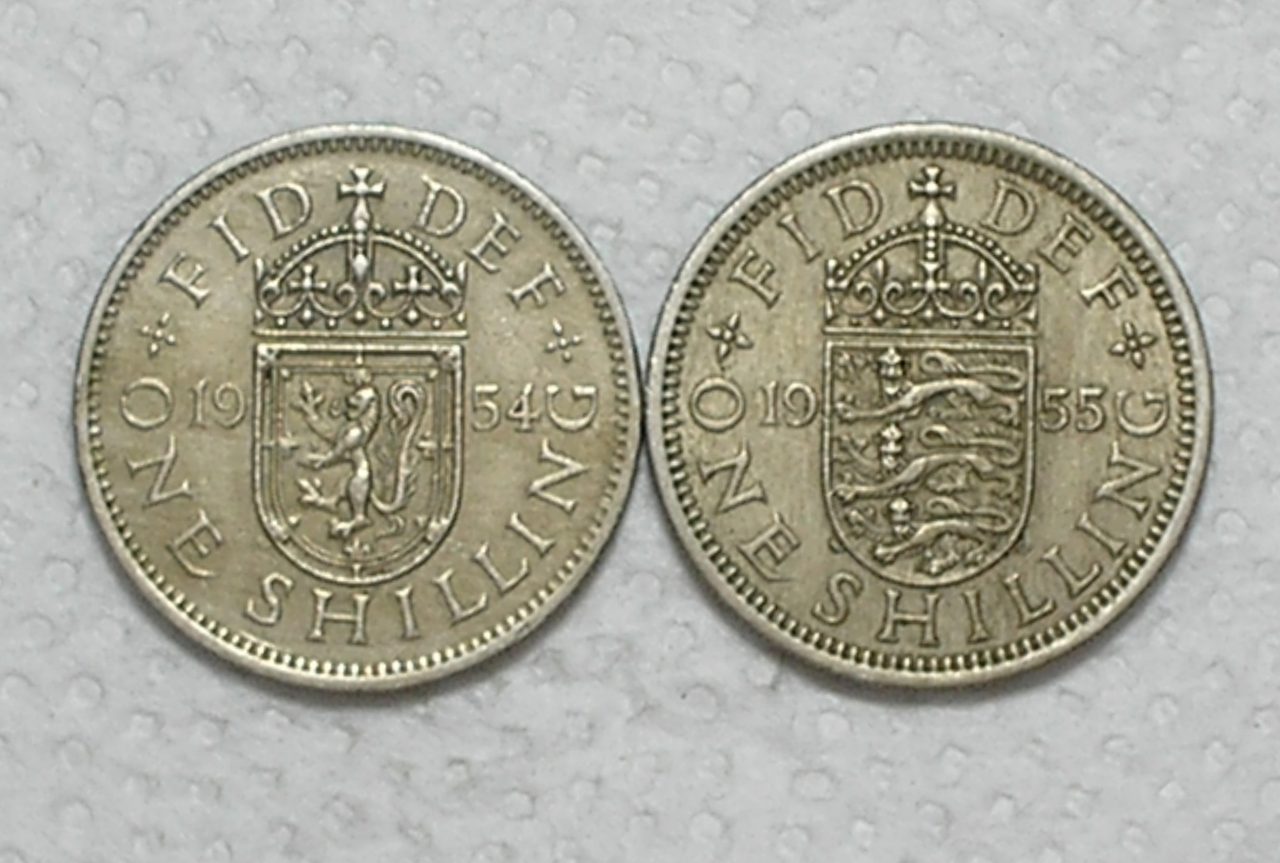 Inglaterra) 1 Shilling - 1954 - 1955 / Scottish e English - Elizabeth II / 23,5mm / Co/Ni / Mbc / box56