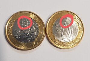 Par de moedas anomalas TOM e VELA com data marcada