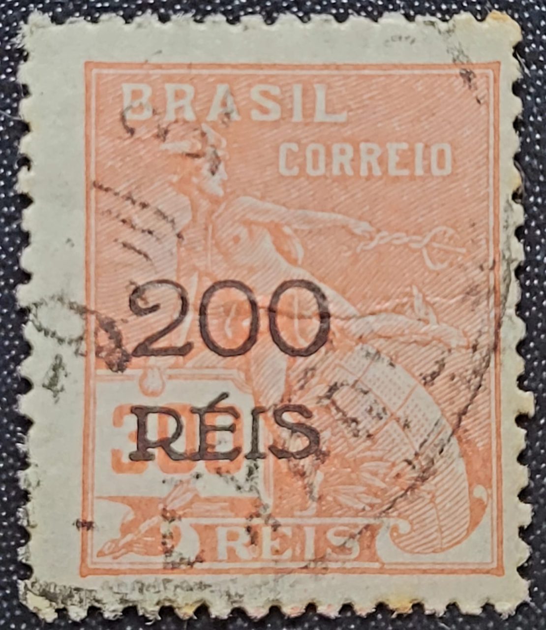 Regulares - RHM 352 (Usado) 200/300 - Selos de 1928/30 (Vovó) com valor Reduzido - 28/07/1933 (Selos do Brasil)