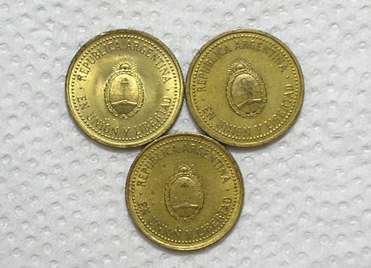 Argentina) 10 Centavos - 1992 / Carimbo Piratini / 3 Moedas / Bz-Al / box57.5