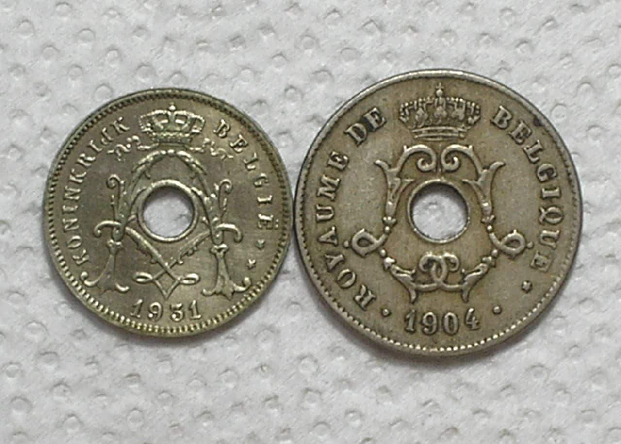 Belgica) 5 Centimes - 1931 - Belgie / Sob + 10 Centimes - 1904 - Belgique / Co/Ni / Holed center / box57