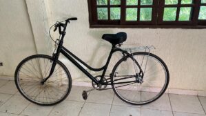 Bicicleta antiga funcionando bem - oportunidade!