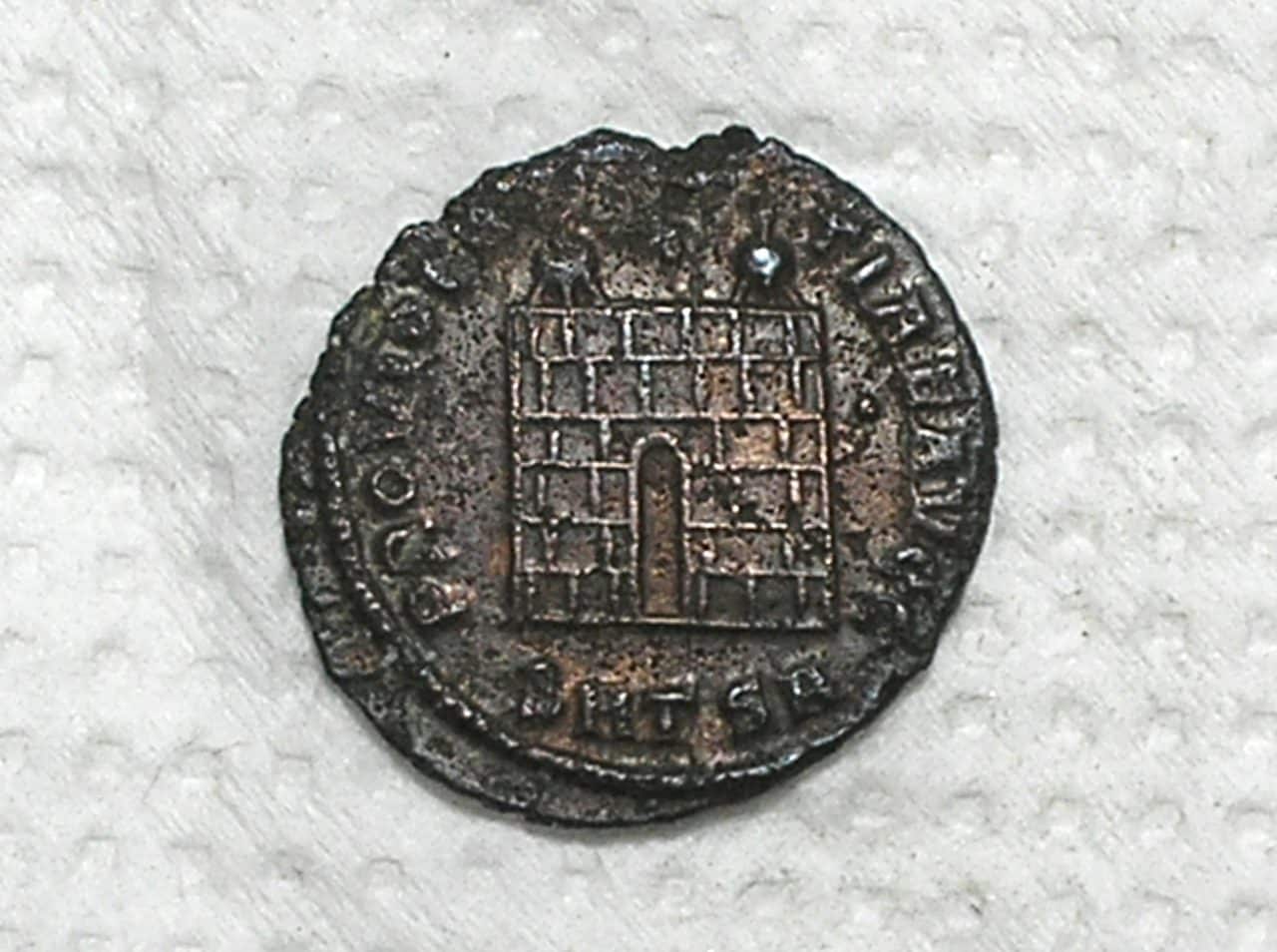 Grego Romana) Flavius Valerius Aurelius / Constantinus / 306-325-Ad / Bz / Mbc