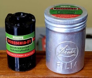 Lata com Rolo de Filme Perutz - Anos 30/40 (Empresa Alemã)