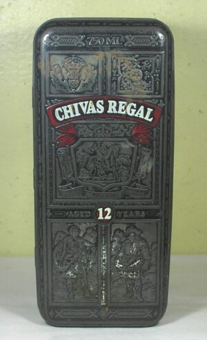 . Antigo Porta garrafa de Whisky em "latão" Chivas Real 12 anos da década de 1950/60/70 - Engarrafado na Escócia / Peça rara