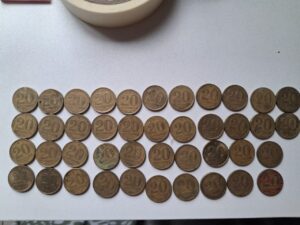 42 Moedas de 20 centavos Antigas Usadas