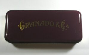 Linda Lata Pharmacia Granado na cor grená - desde 1870 - 2009 / nova