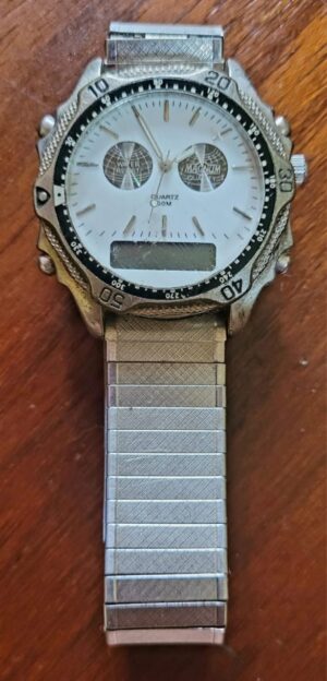 Relógio de Pulso Magnum Quartz - Função Analógica e Digital