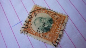 SELO 100 RÉIS COM CARIMBO GUARATINGUETA LOTE 1268 .