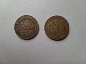 Vendo 2 Moedas De 2000 Réis - 1939 E 1937 (Usado)