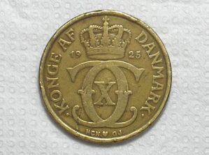Dinamarca) 2 Kroner - 1925-hcn-gj / Escassa / 13g - 31mm / Mbc / Bz/Al / box60
