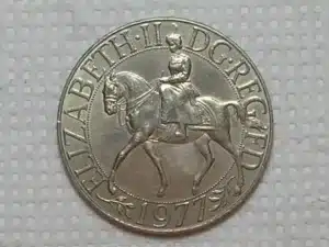 Inglaterra) 1 Crown - 1977 / Siver Jubilee Of Reign / Niquel / Flor de cunho / m510