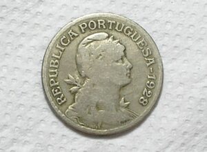 Portugal) 1 Escudo - 1928 / 26,5mm / Co/Ni / box63.1