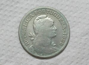 Portugal) 1 Escudo - 1928 / 26,5mm / Co/Ni / box63.2