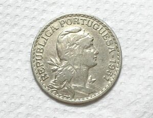 Portugal) 1 Escudo - 1951 / 26,5mm / Co/Ni / box63.3