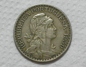 Portugal) 1 Escudo - 1959 / 26,5mm / Co/Ni / box63.1