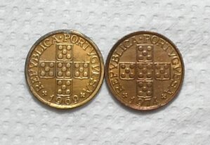 Portugal) 20 Centavos - 1969 + 1974 / 16mm / S/Fc / Bronze / box63