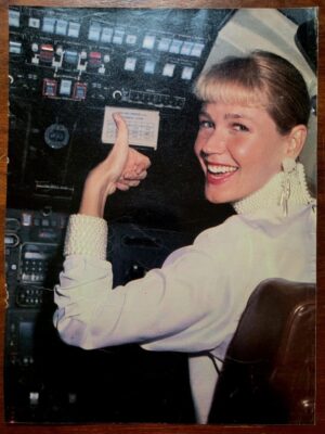 Recorte de Revista Xuxa em Viagem – Bastidores + Cabine de Piloto | Reportagem Visual Rara Anos 90