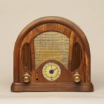 Rádios Antigos e Peças para Restauração