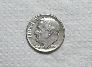 Usa) 10 Cents - 1958-D / Roosevelt / Mbc / Prata / box65