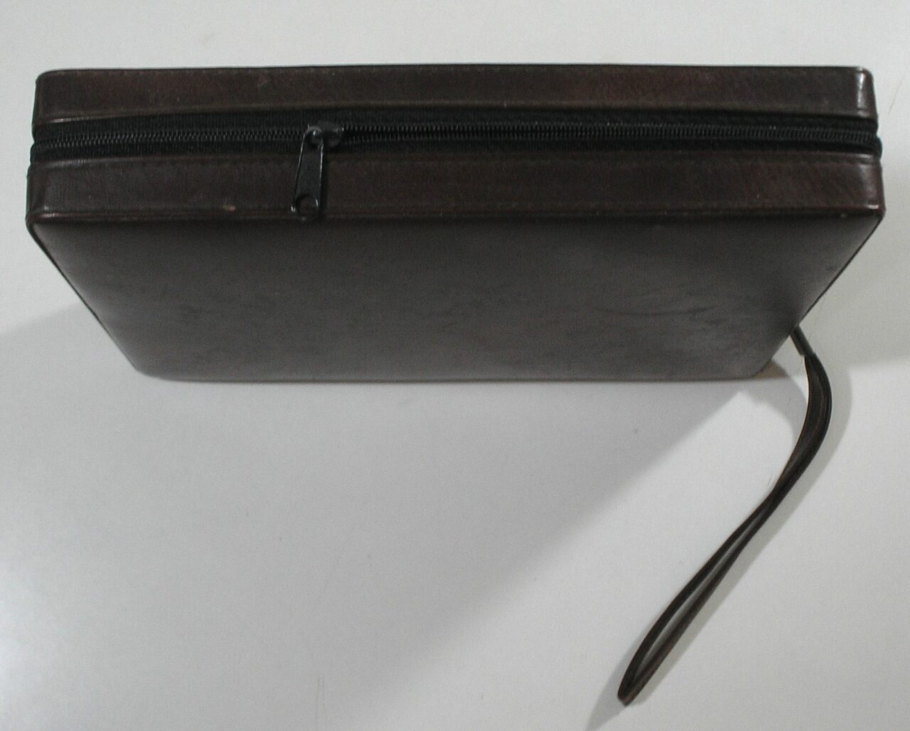 | Casa do Colecionador Jogo de Gamão ou Backgammon de luxo com tabuleiro em formato de pasta em couro para viagem / Excelente estado Semi novo