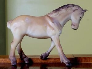Miniatura De Cavalo Em Plastico Rigido Realismo Anatomico 13cm X 10cm 4