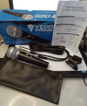 Microfone dinâmico novo, com cabo, cachimbo e bolsa