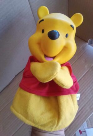 Urso Pooh em forma de fantoche