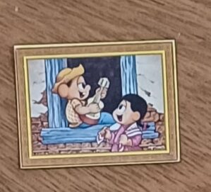Imã de geladeira Maurício. Quadro Chico Bento violeiro.