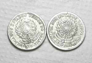 1 Cruzeiro - 1957 / 1958 / Reversos Inclinados Esquerda e Direita / Dificeis / Mbc / Alb.Rev.