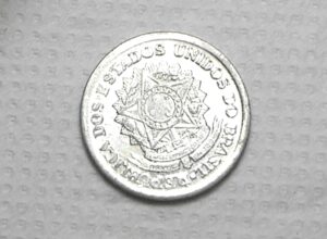 2 Cruzeiros 1957 / Reverso Inclinado / Data Escassa - Chave / Soberba / Alb.Rev.