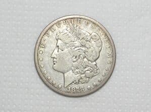 Usa) 1 Dollar - 1878 / * CC = Carlson City - Variety: 7 Tail feathers / Vf - Mbc / Liberty nitidamente aparecendo / cod.300