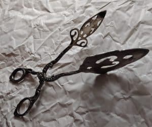 Antiga Pinça Pegador de Sanduíche.em Metal década 40