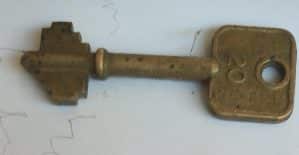 Chave Cofre Latão Década 20 / 30 - Código 007 Raríssima