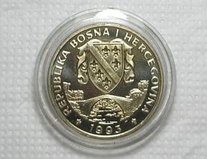 Bosnia-Herzegonivia) 500 Dinara - 1993 / Brontosauros / Co/Ni / No estojo 37mm / Uncirculated / m570