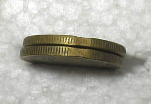 2 Cruzeiros - 1945 / Final de Chapa / ** Duas moedas ** / dificeis de se encontrar / Mapa do Brasil