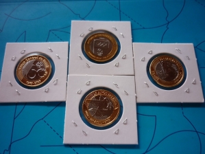 4 MOEDAS COMEMORATIVAS FC (1 BANDEIRA,1 BEIJA-FLOR,1 30ANOS , 1 60ANOS BC ) LINDAS.